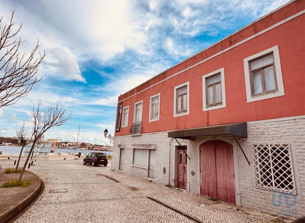 House in Seixal - view 1