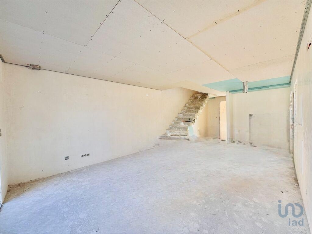House in Seixal - view 1
