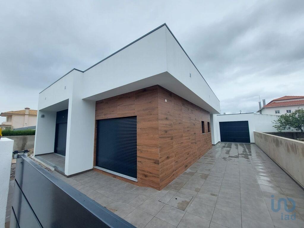 House in Seixal - view 1