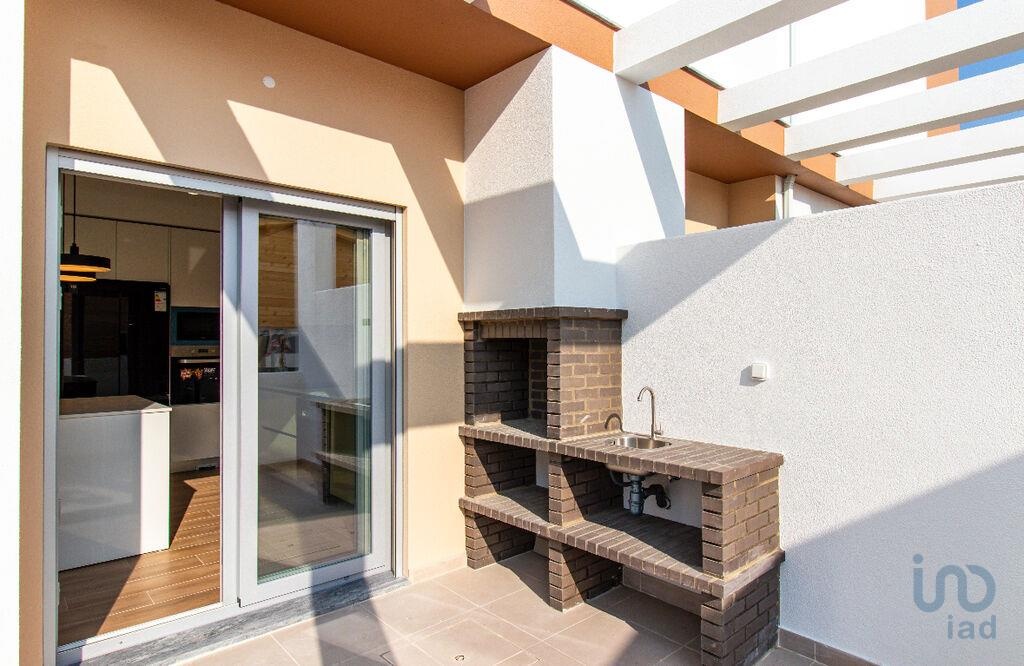 House in Seixal - view 1
