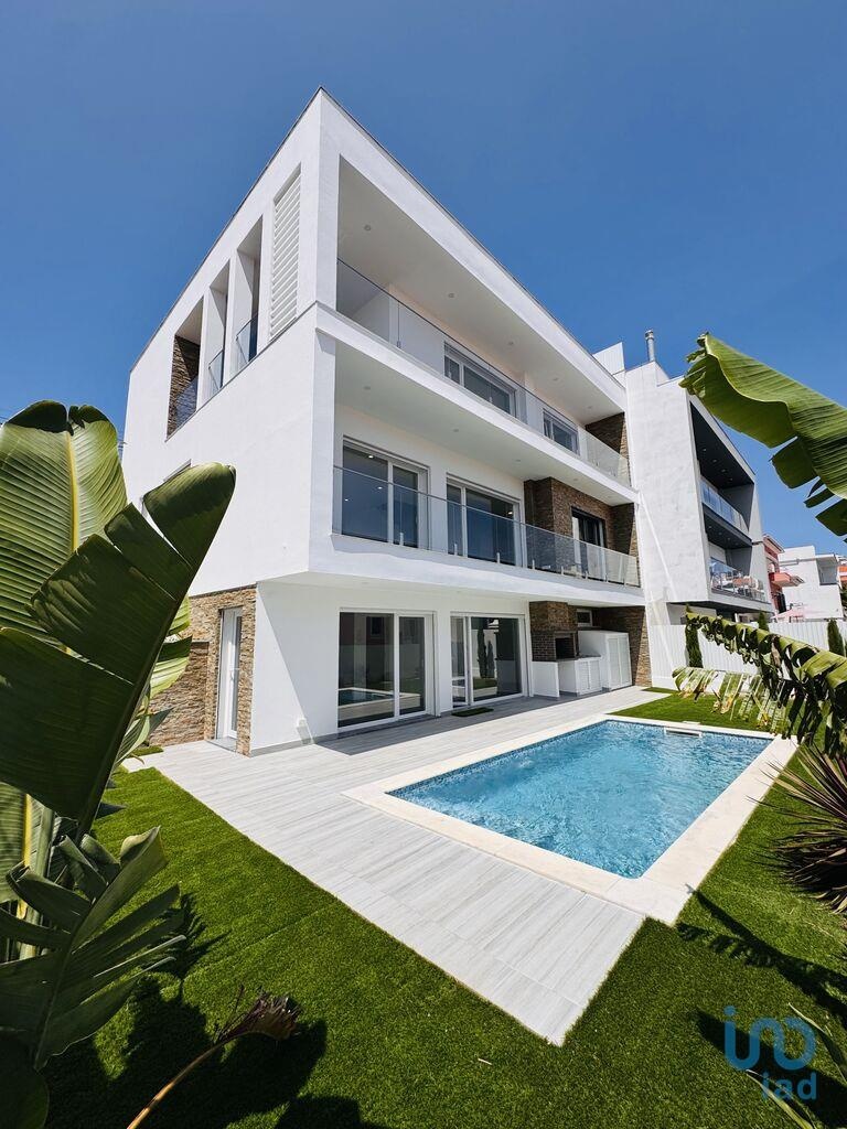 House in Odivelas - view 1
