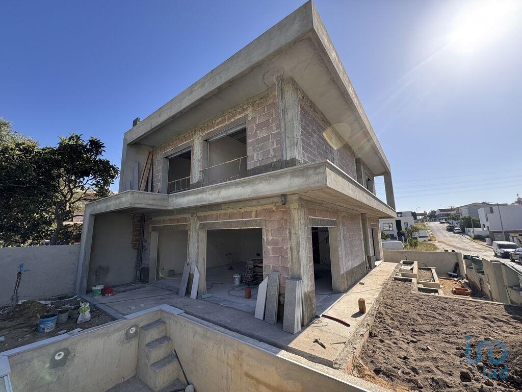 House in Seixal - view 1