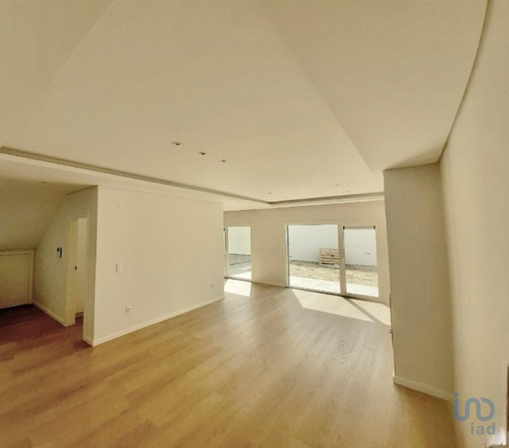 House in Seixal - view 1