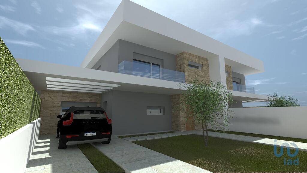 House in Seixal - view 1