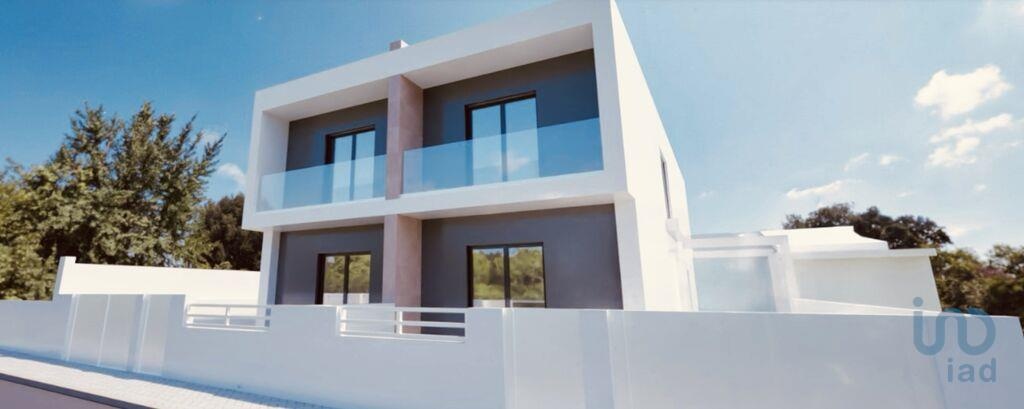 House in Seixal - view 1