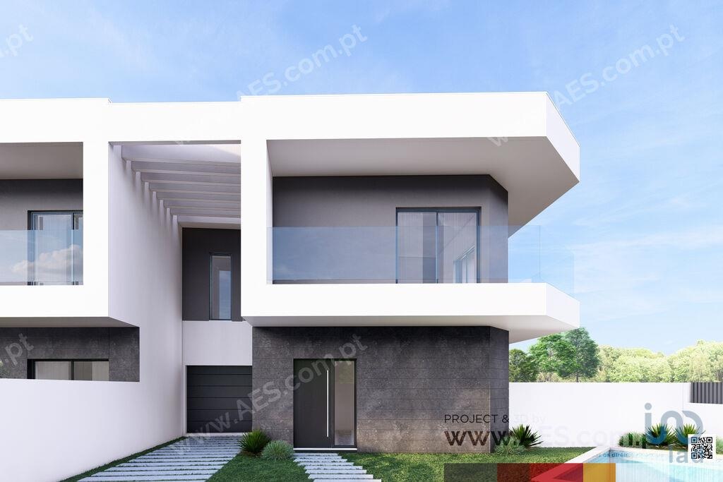 House in Seixal - view 1