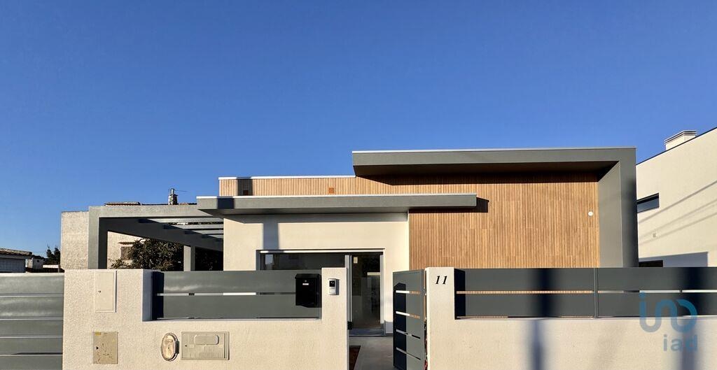 House in Seixal - view 1