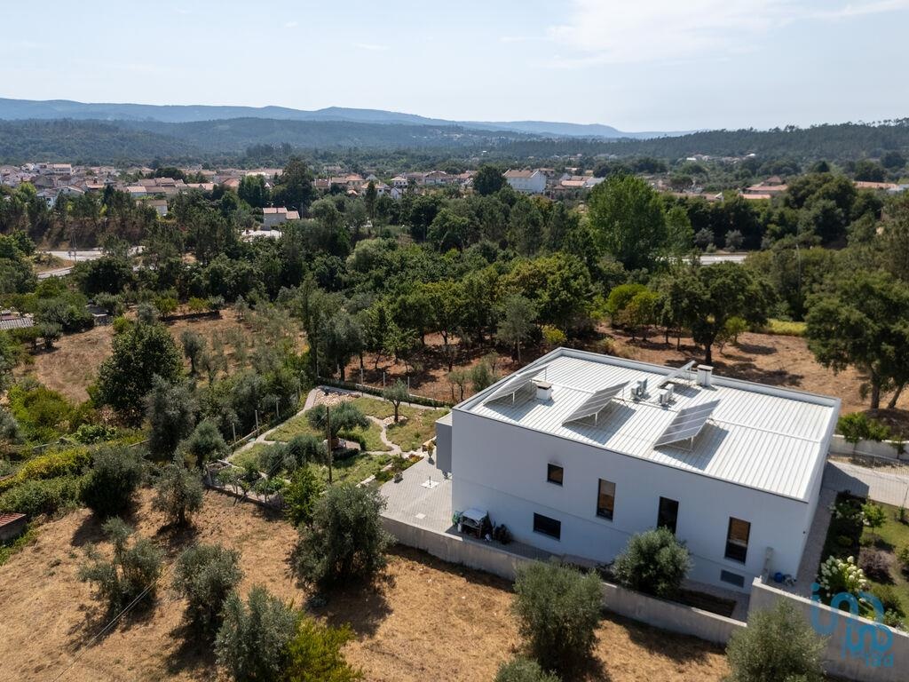 House in Arganil - view 1