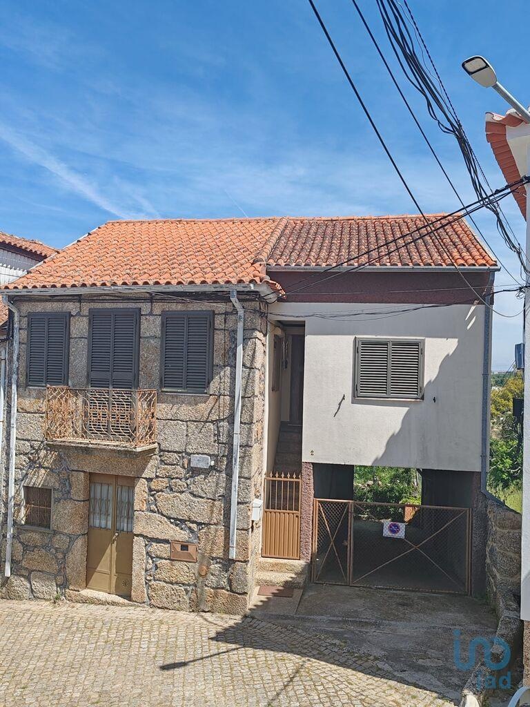 House in Oliveira do Hospital - view 1