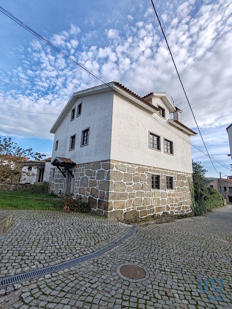 House in Oliveira do Hospital - view 1