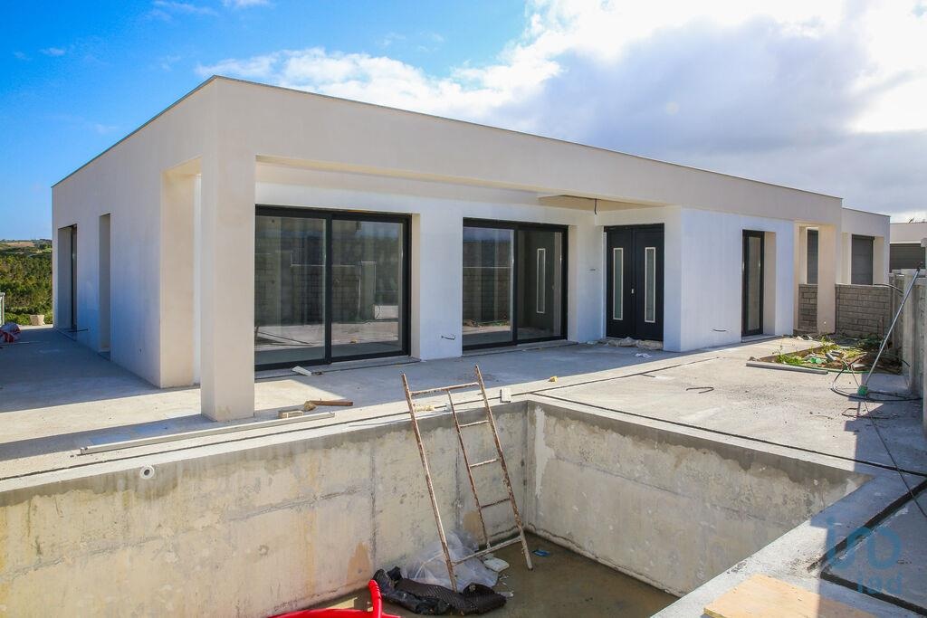 House in Lourinha - view 1