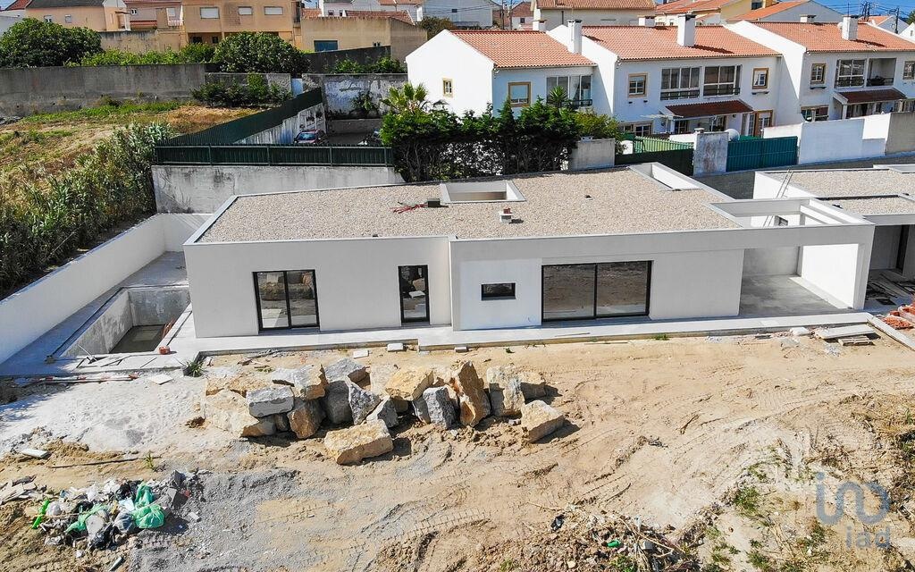 House in Lourinha - view 1