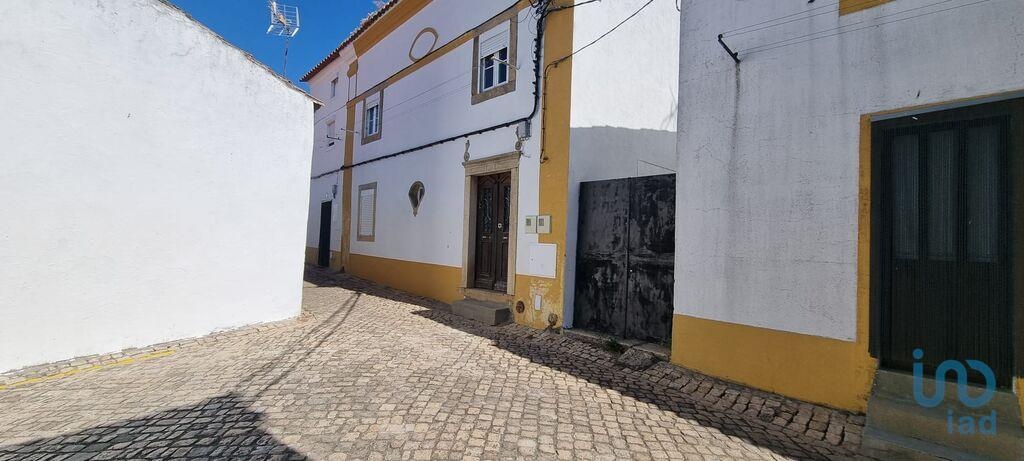 House in Castelo de Vide - view 1