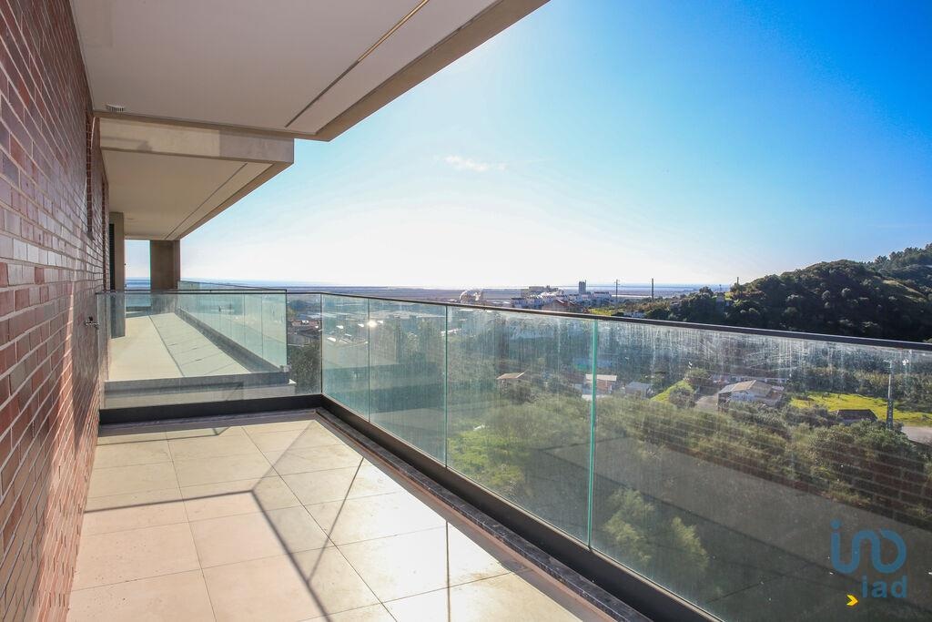 Apartment in Vila Franca de Xira - view 1