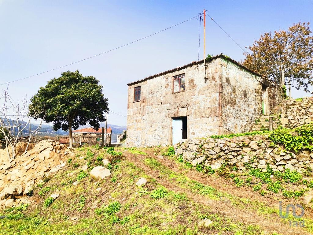 House in Arcos de Valdevez - view 1