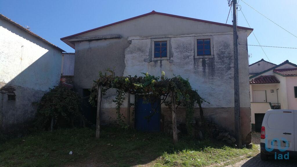 House in Figueiro Dos Vinhos - view 1