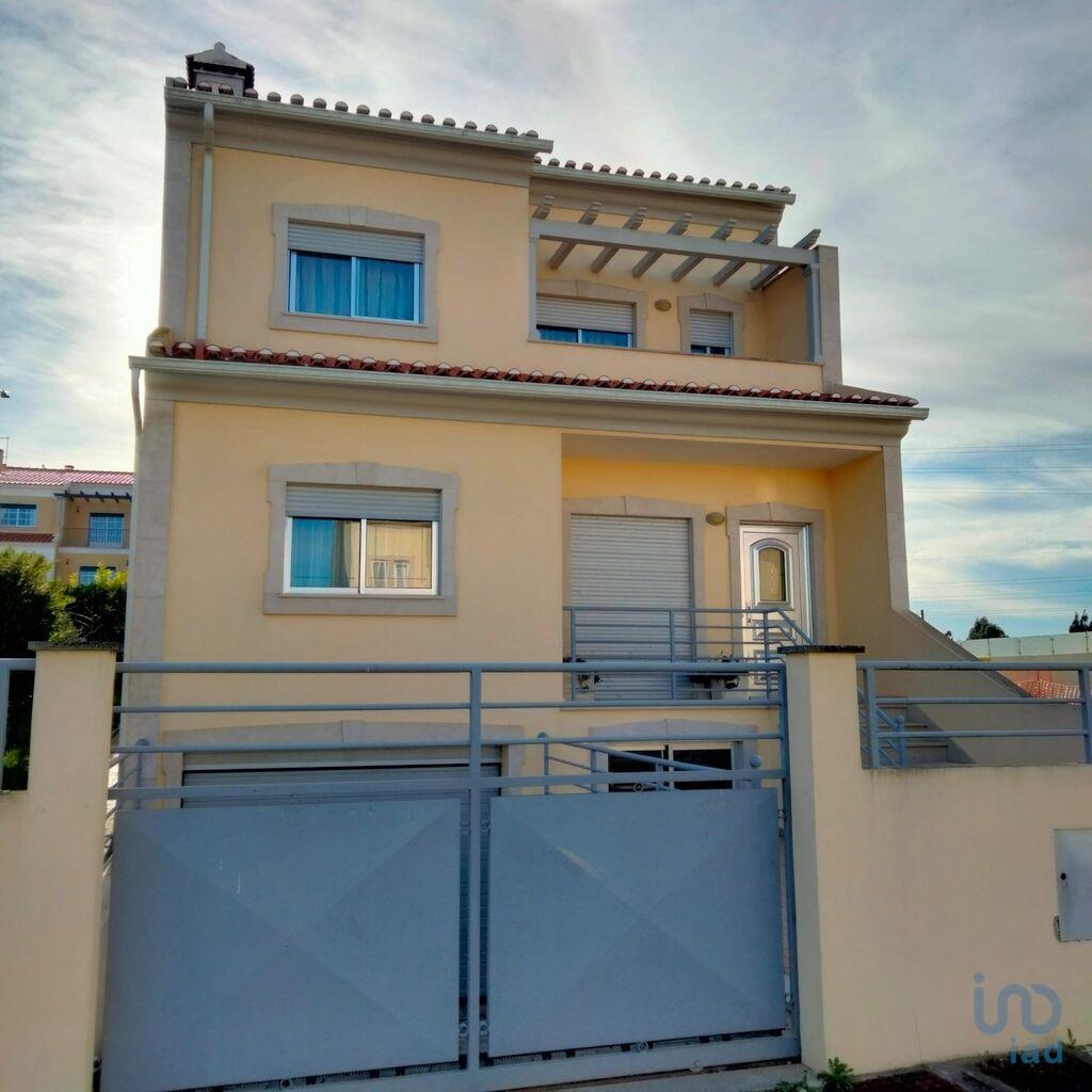 House in Caldas da Rainha - view 1