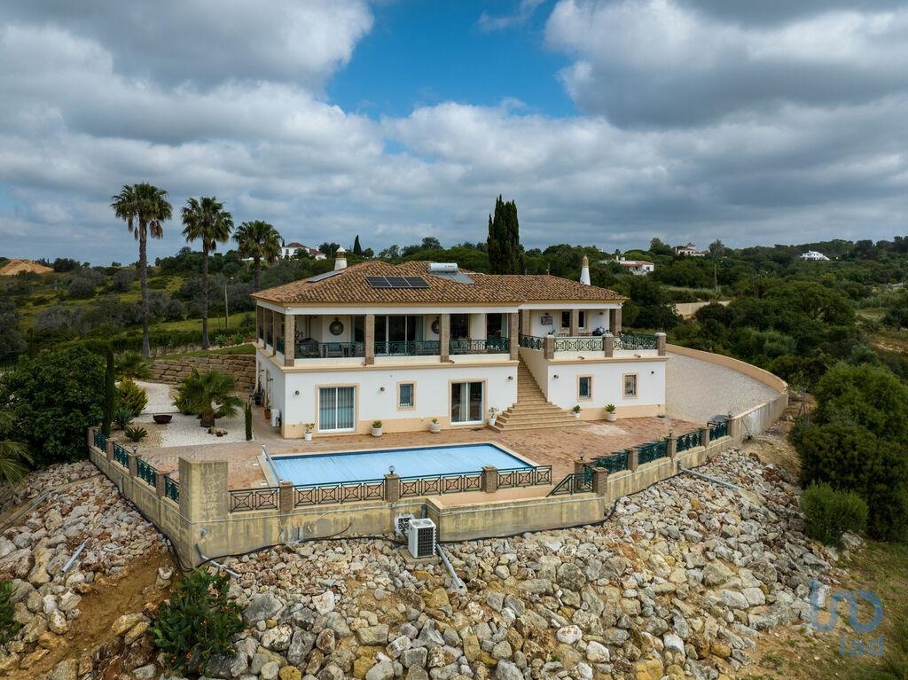 House in Lagoa - view 1