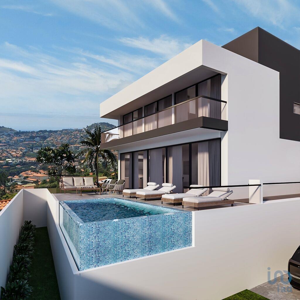 House in Funchal - view 1