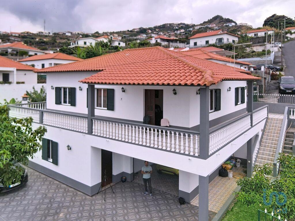 House in Santa Cruz - view 1