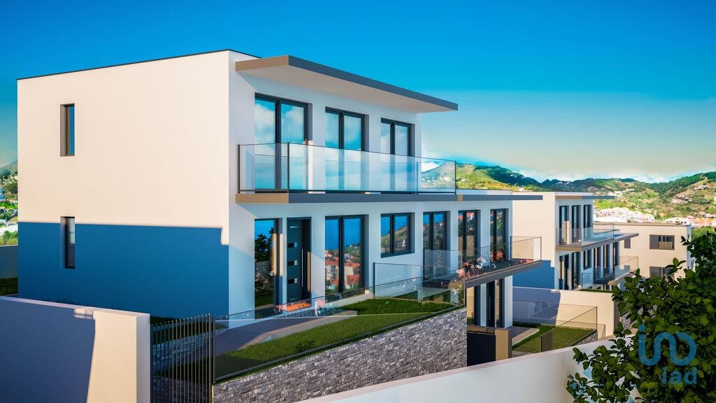 House in Santa Cruz - view 1