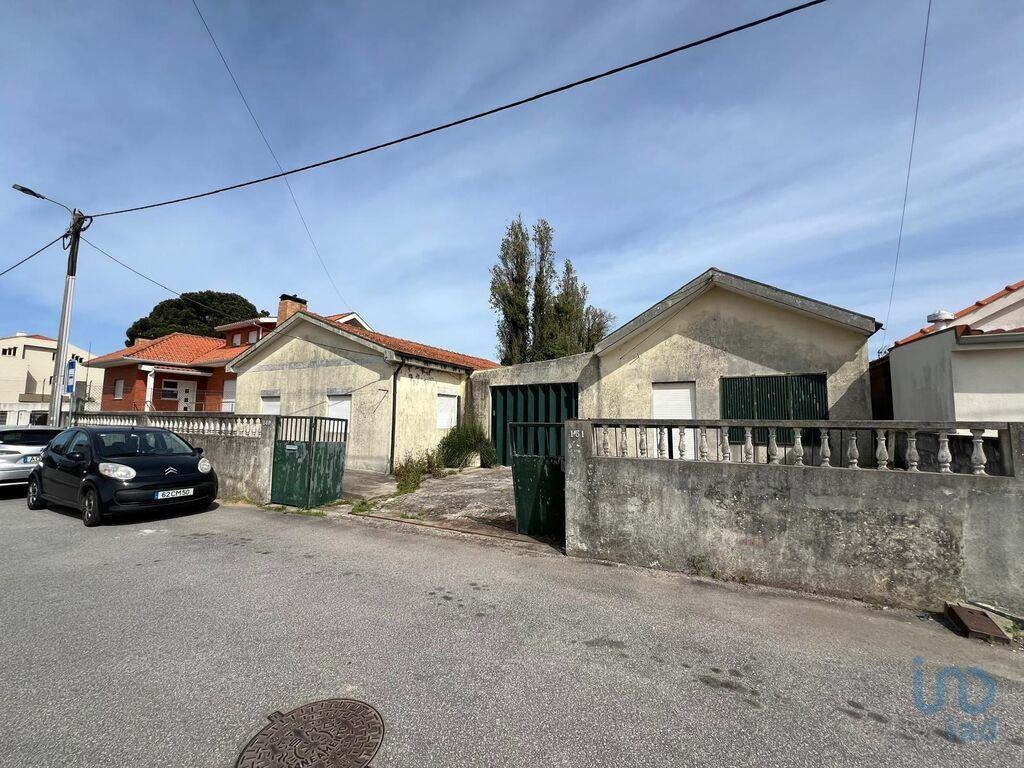 House in Vila Nova de Gaia (Santa Marinha) - view 1