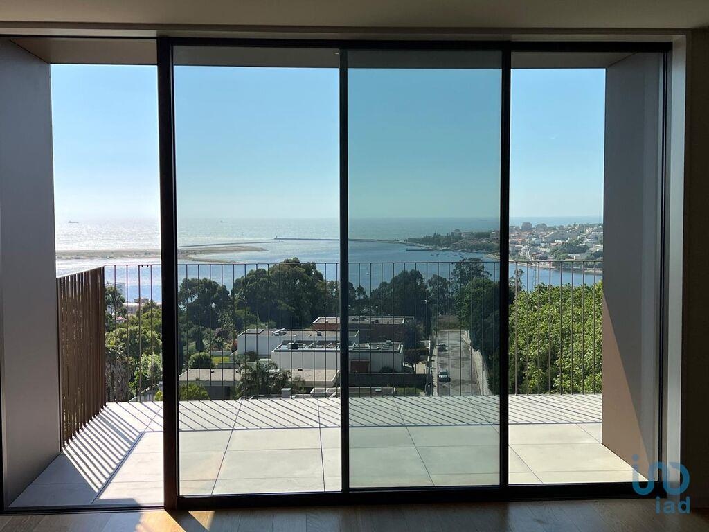 Apartment in Vila Nova de Gaia (Santa Marinha) - view 1