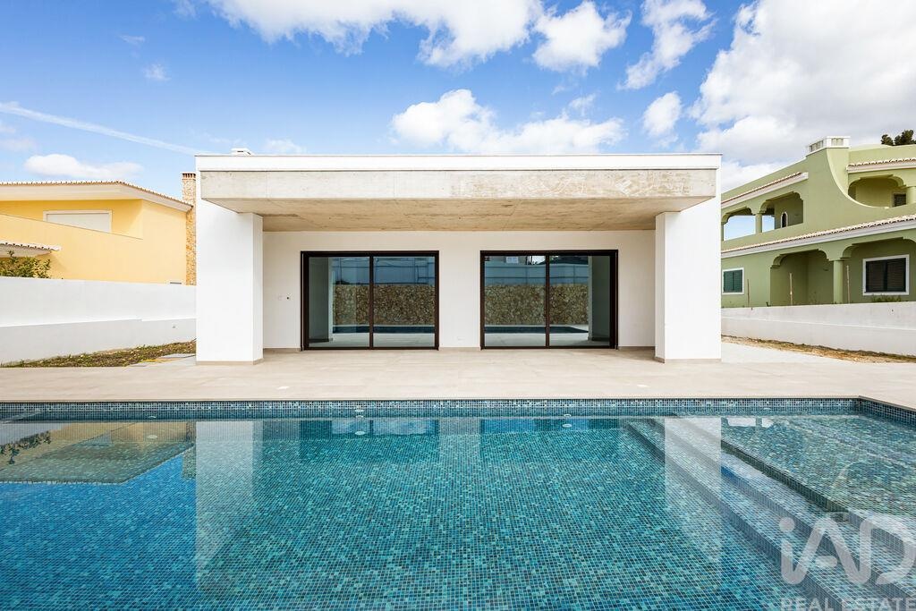 House in Mexilhoeira Grande - view 1