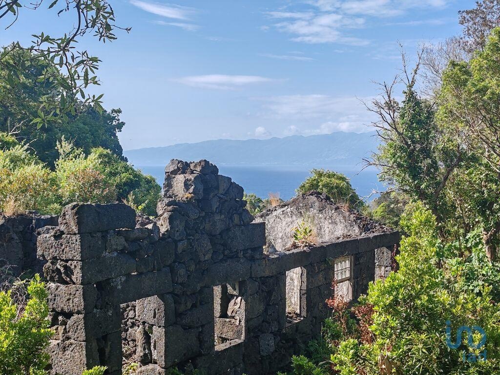 House in Lajes - view 1