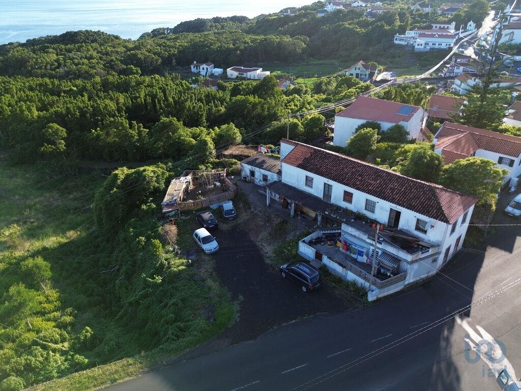 House in Lajes - view 1
