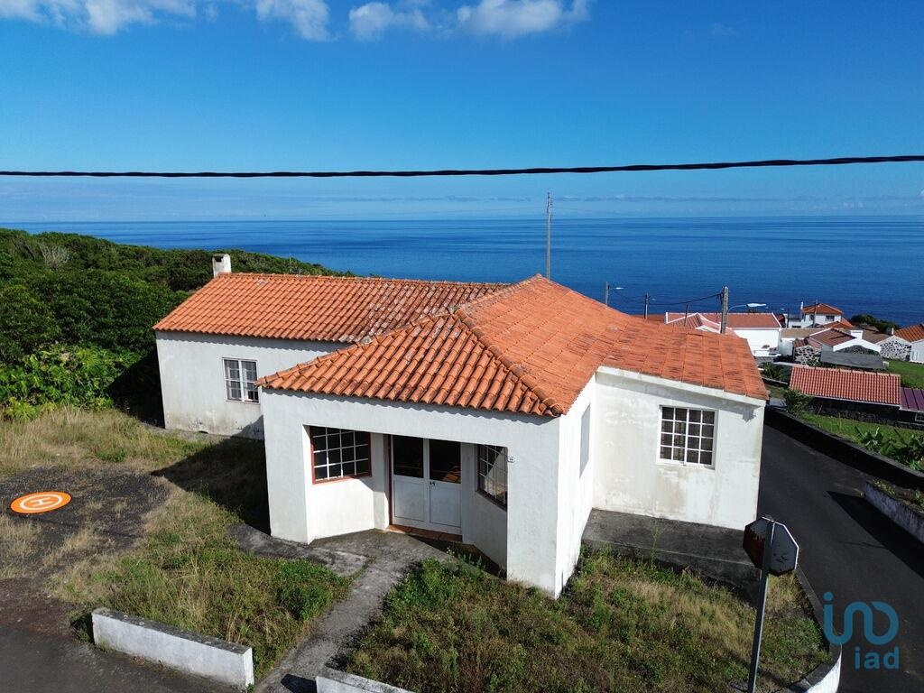 House in Lajes - view 1