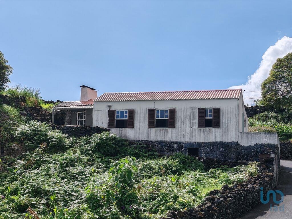 House in Lajes - view 1