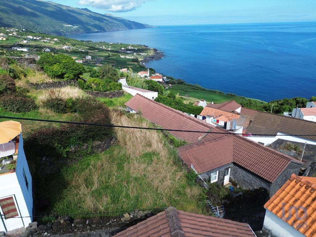 House in Lajes - view 1