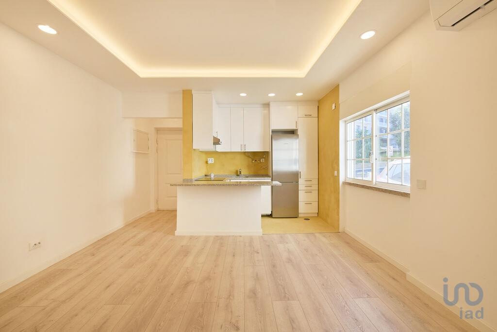 Apartment in Oeiras - view 1