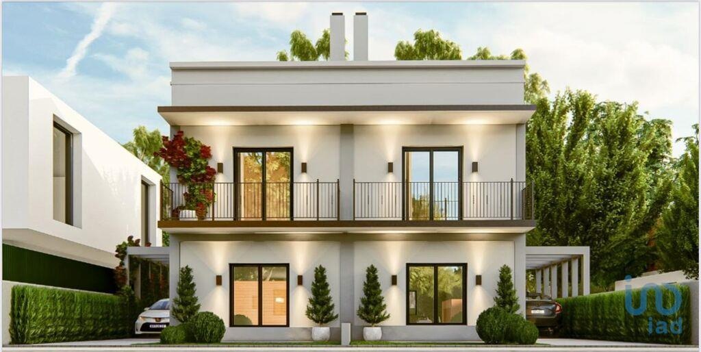 House in Seixal - view 1