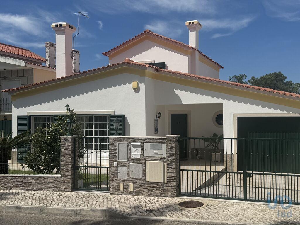 House in Sesimbra - view 1