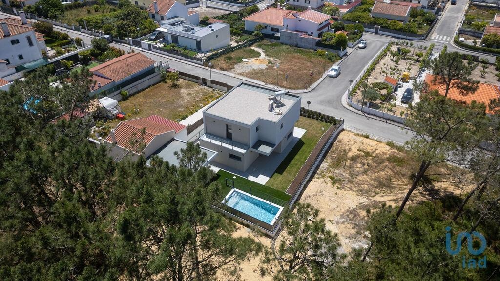 House in Sesimbra - view 1