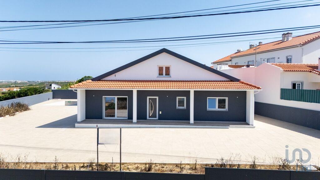 House in Peniche - view 1