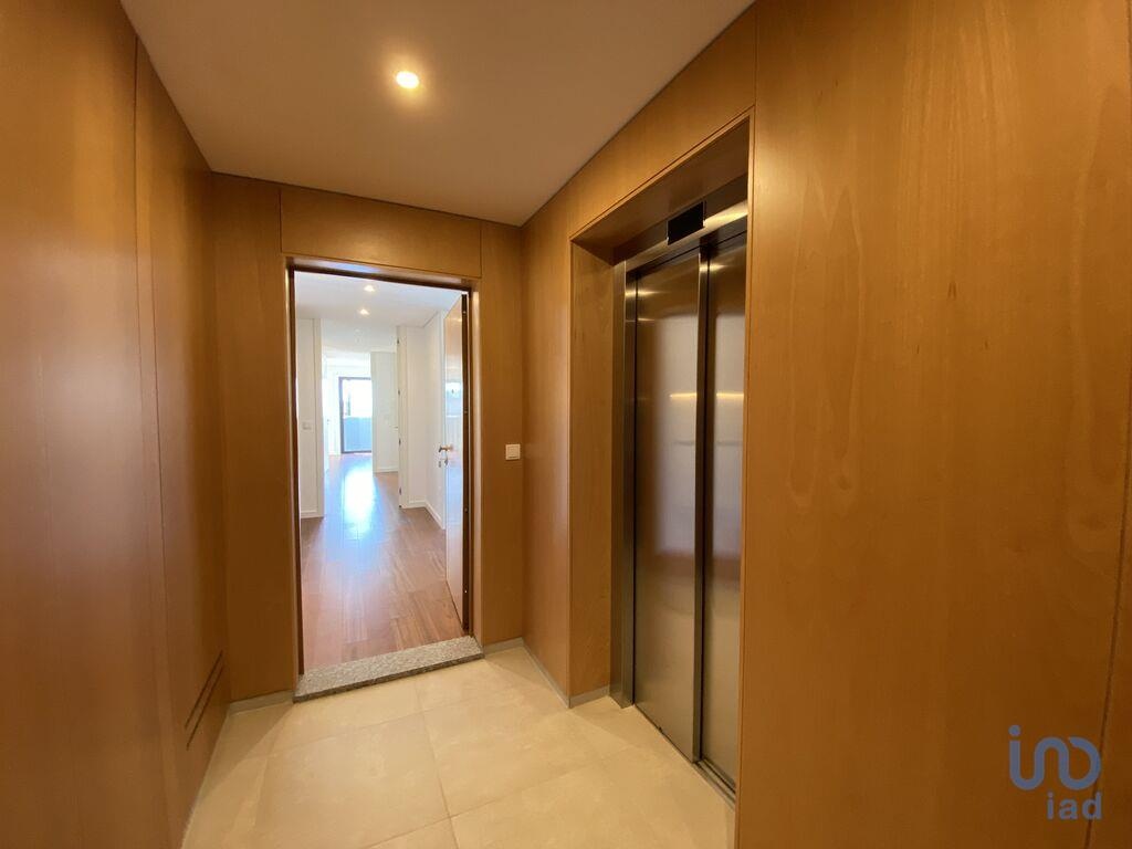 Apartment in Vila Nova de Gaia (Santa Marinha) - view 1