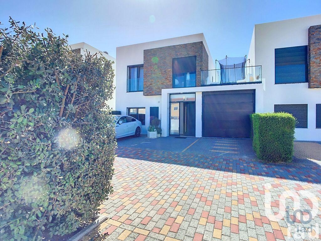 House in Torres Vedras - view 1