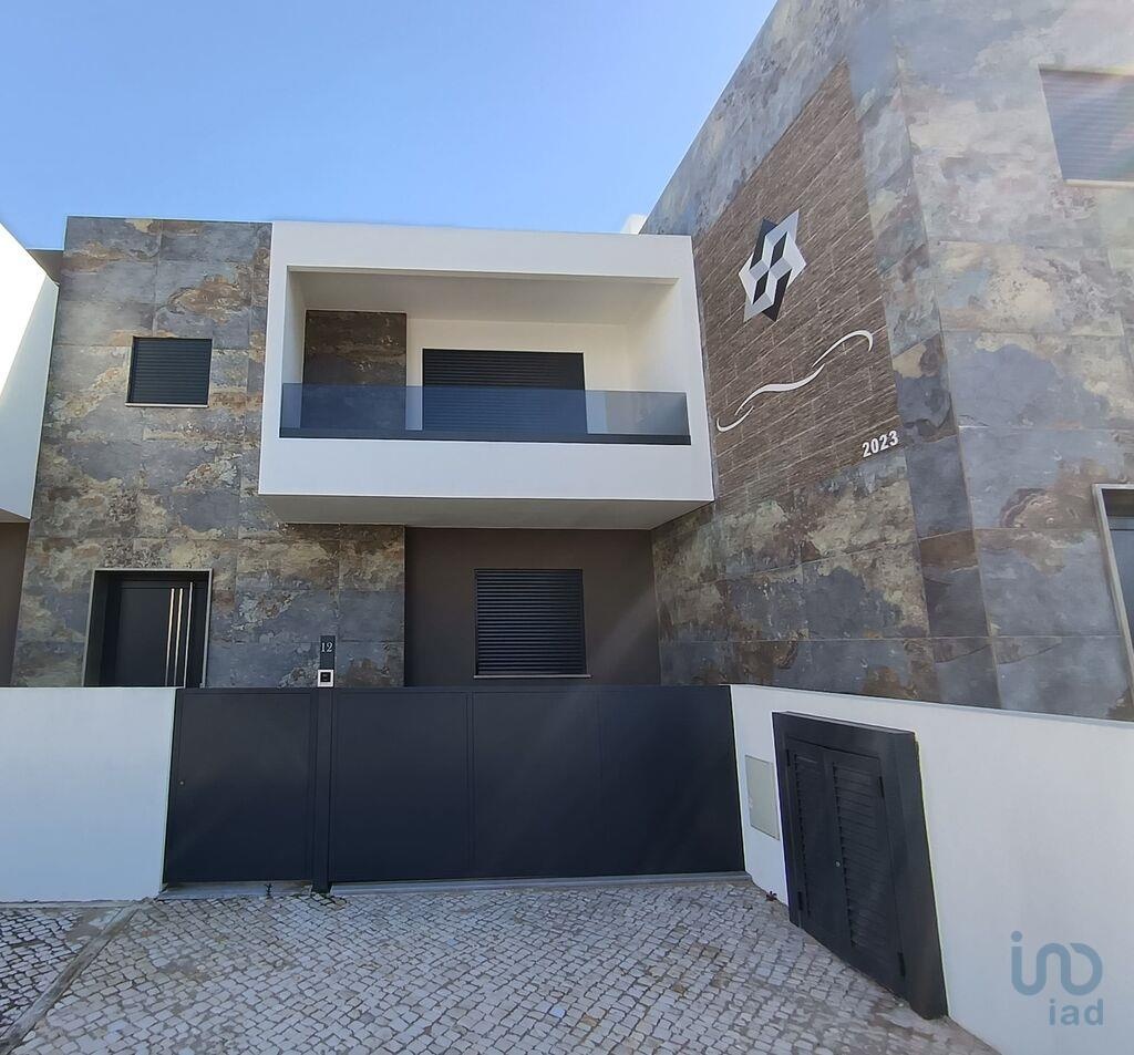 House in Entroncamento - view 1