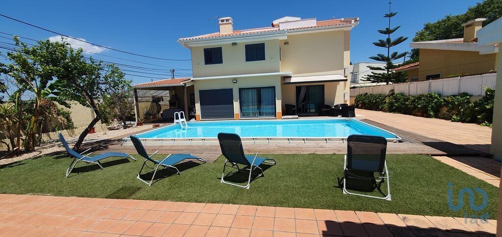 House in Almada - view 1