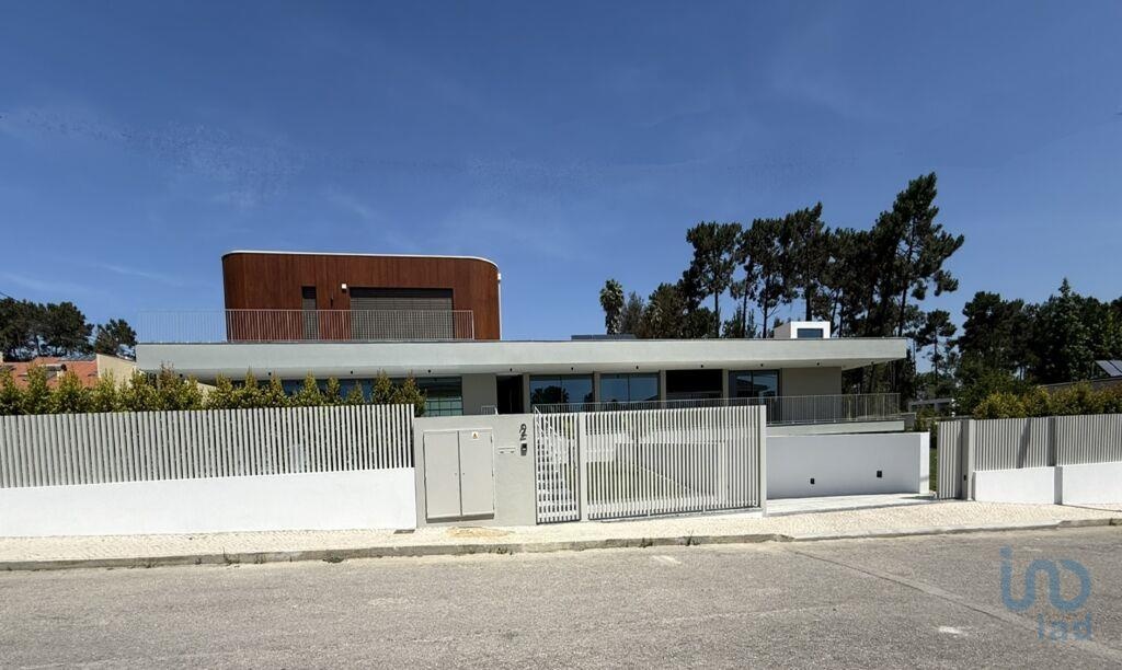 House in Seixal - view 1