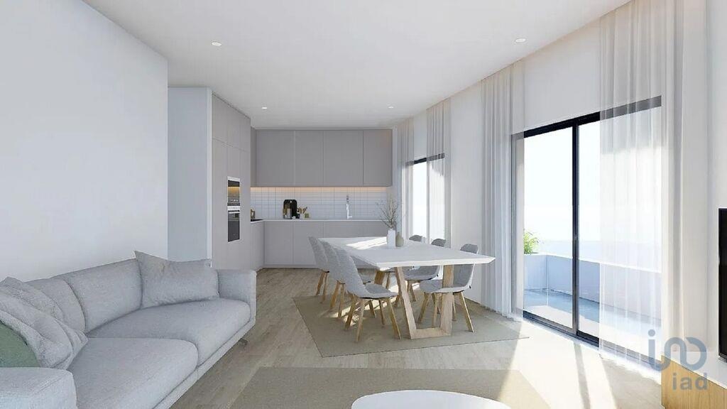 Apartment in Seixal - view 1
