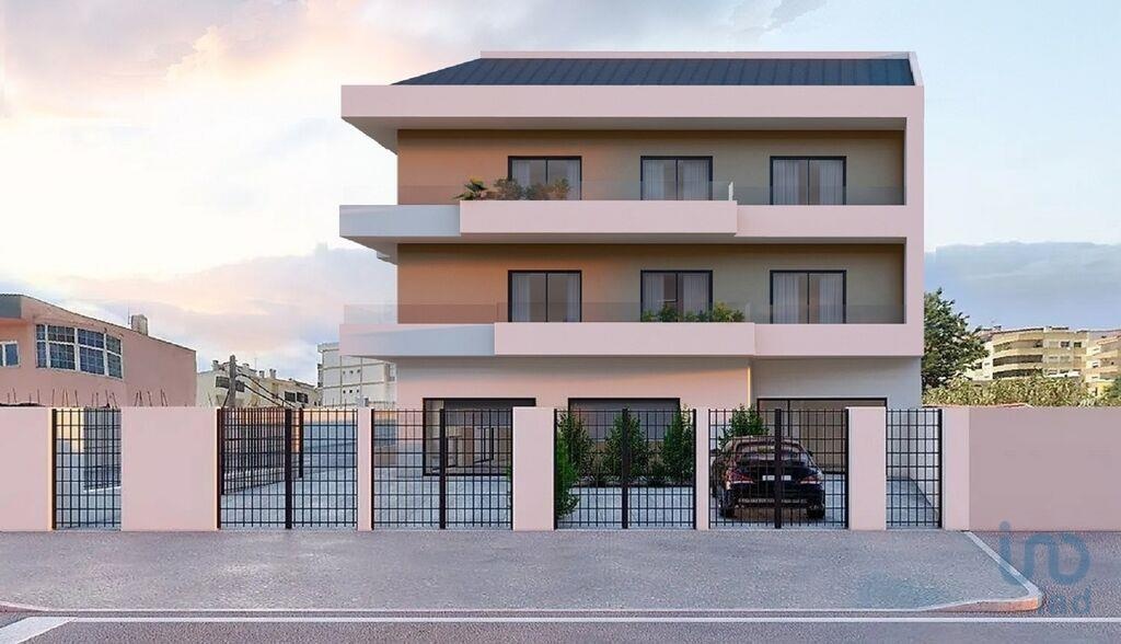 House in Seixal - view 1