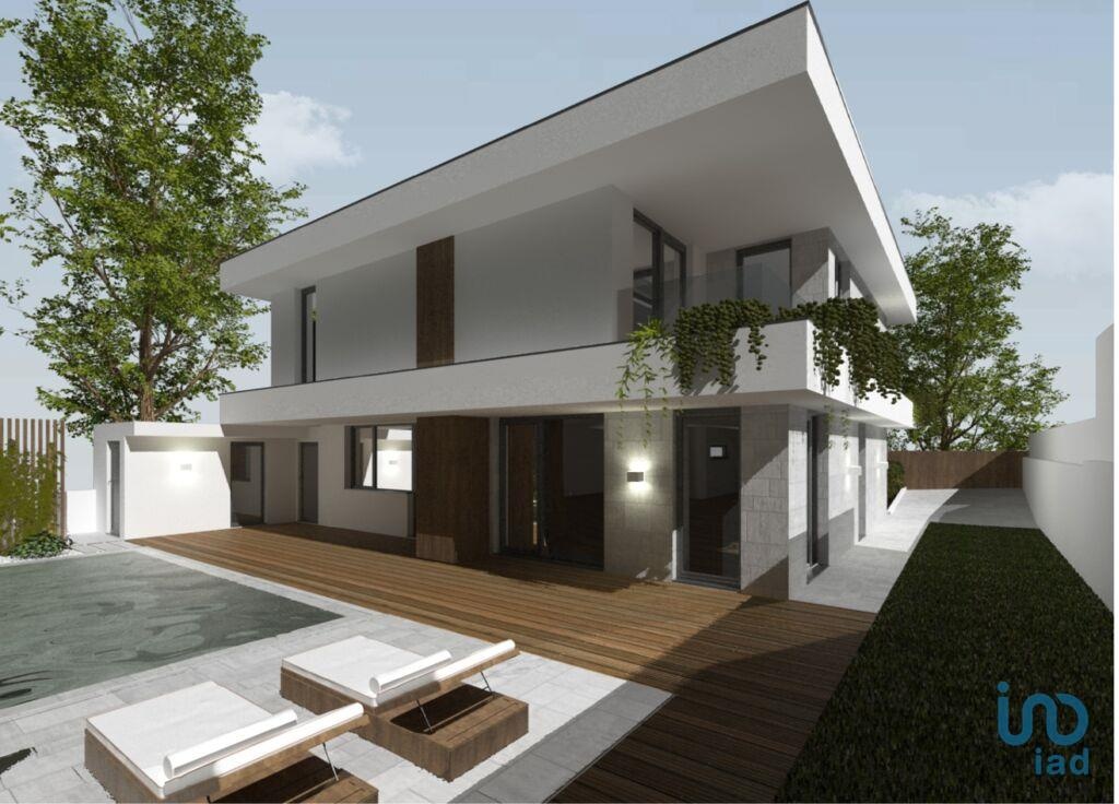 House in Almada - view 1