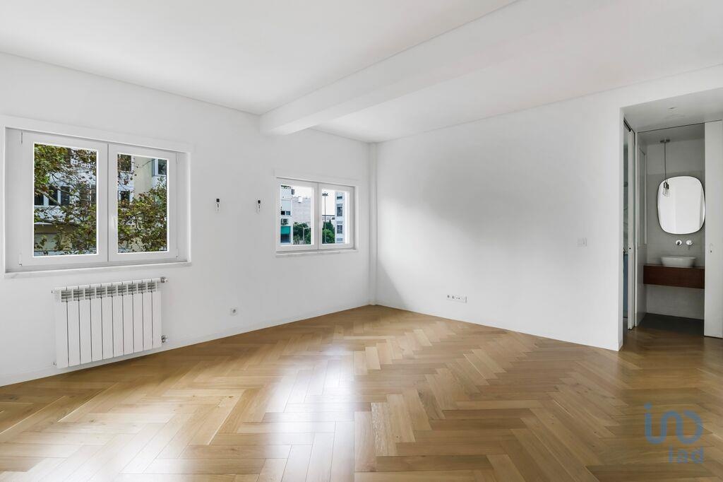 Apartment in Lisbon - view 1