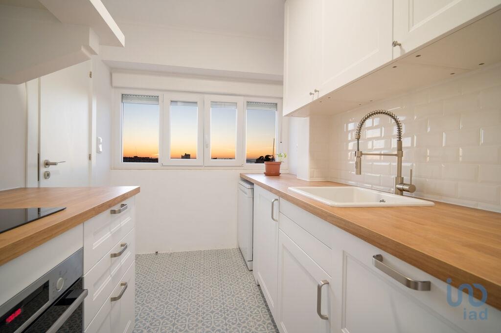 Apartment in Penha de Franca - view 1