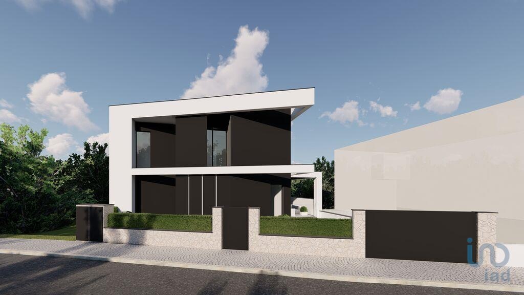 House in Mexilhoeira Grande - view 1