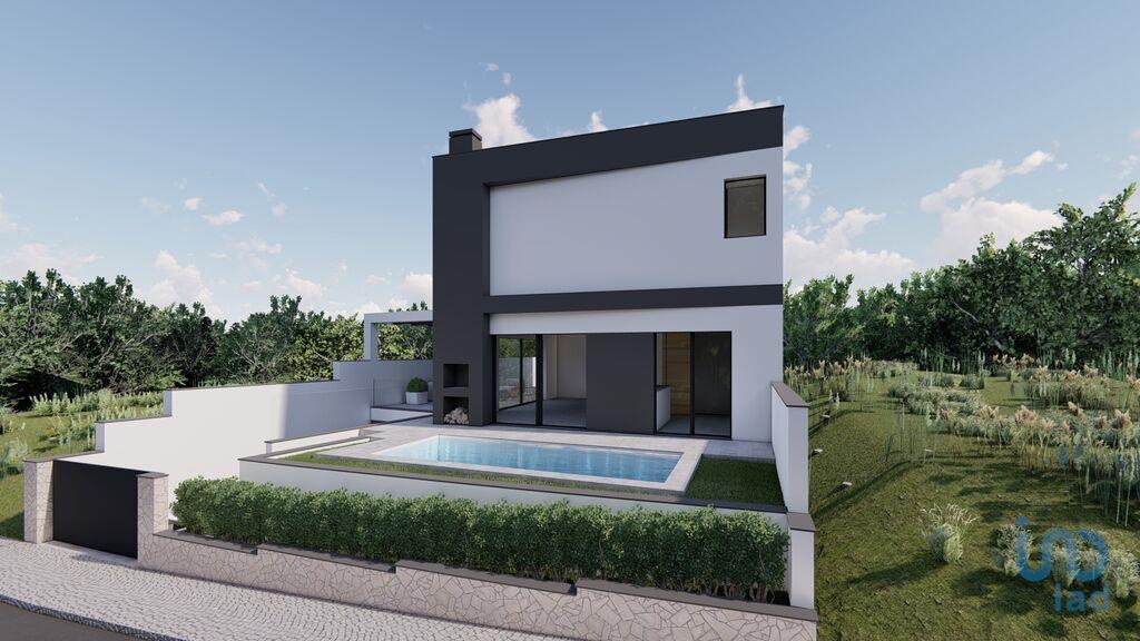 House in Mexilhoeira Grande - view 1